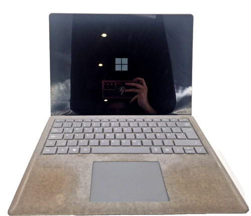 Microsoft surface 1769 - 2,